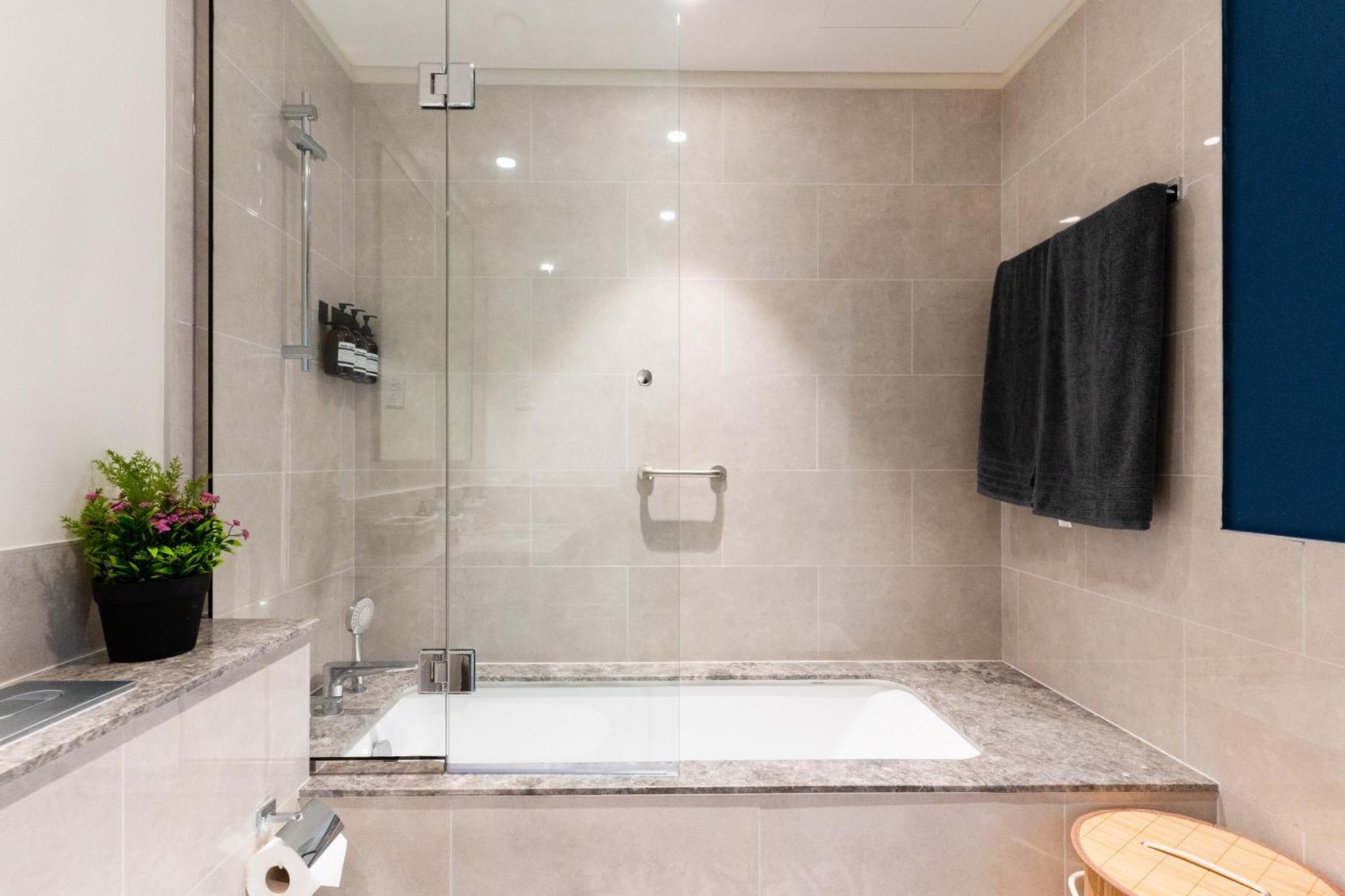 Luxury Downtown 5mins Walk To Burj Khalifa Apartment