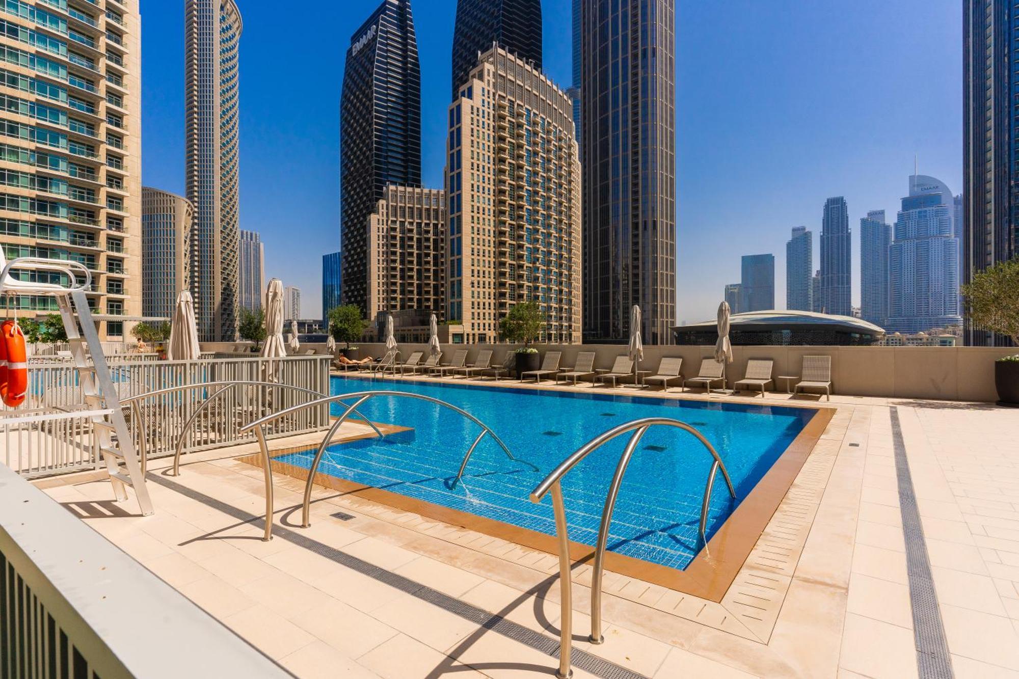 Luxury Downtown 5mins Walk To Burj Khalifa Apartment